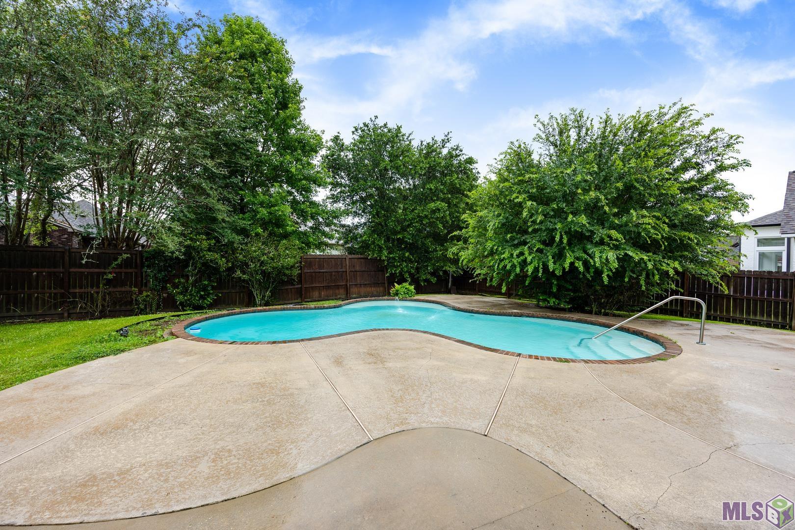 18249 Shadow Creek Avenue Baton Rouge, LA 70816 - Photo 33 of 37