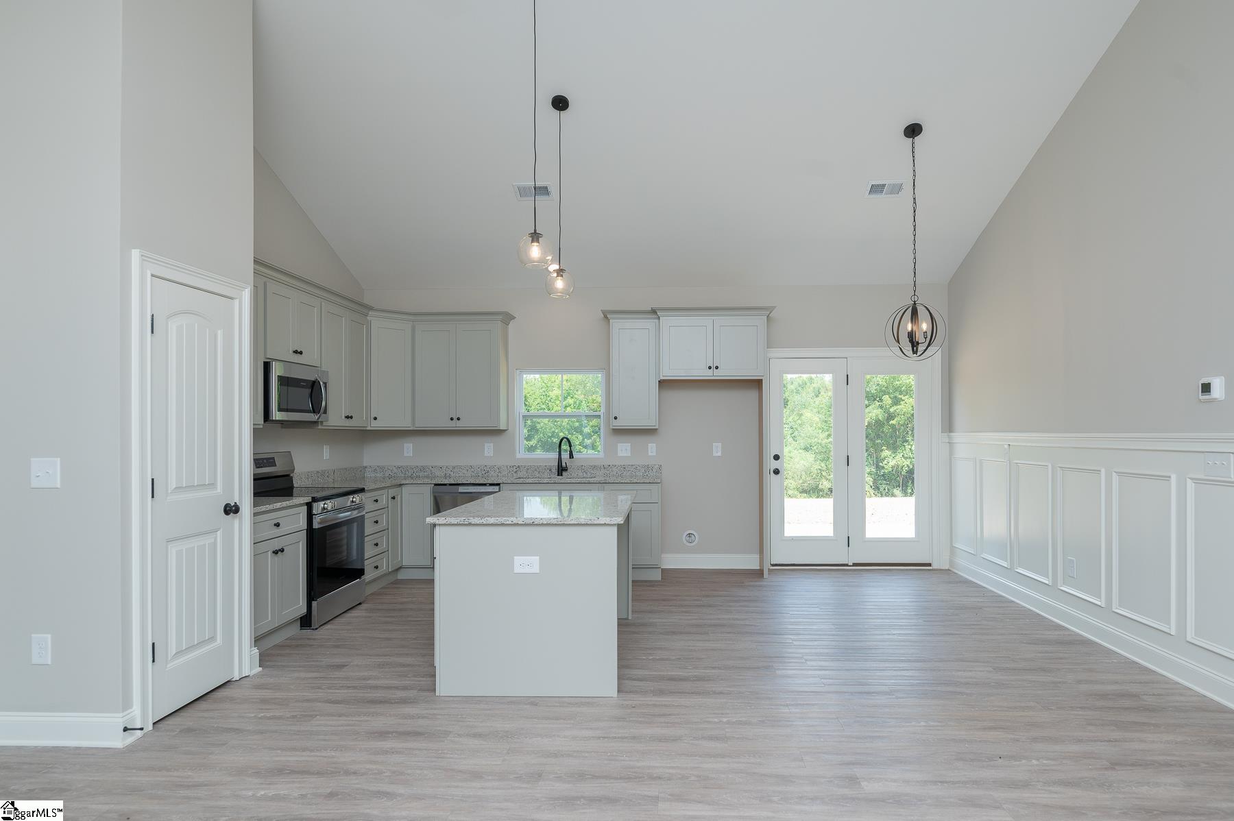 502 Hellams Road Gray Court, SC 29645 - Photo 7 of 27