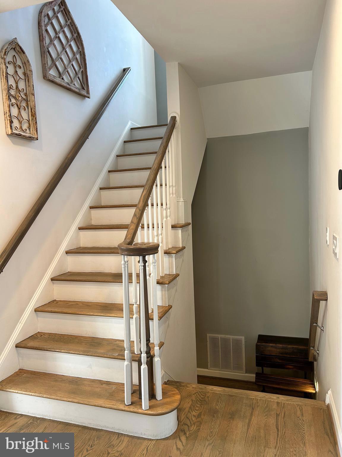 515 Chestertown Street Gaithersburg, MD 20878 - Photo 28 of 50 a view of entryway