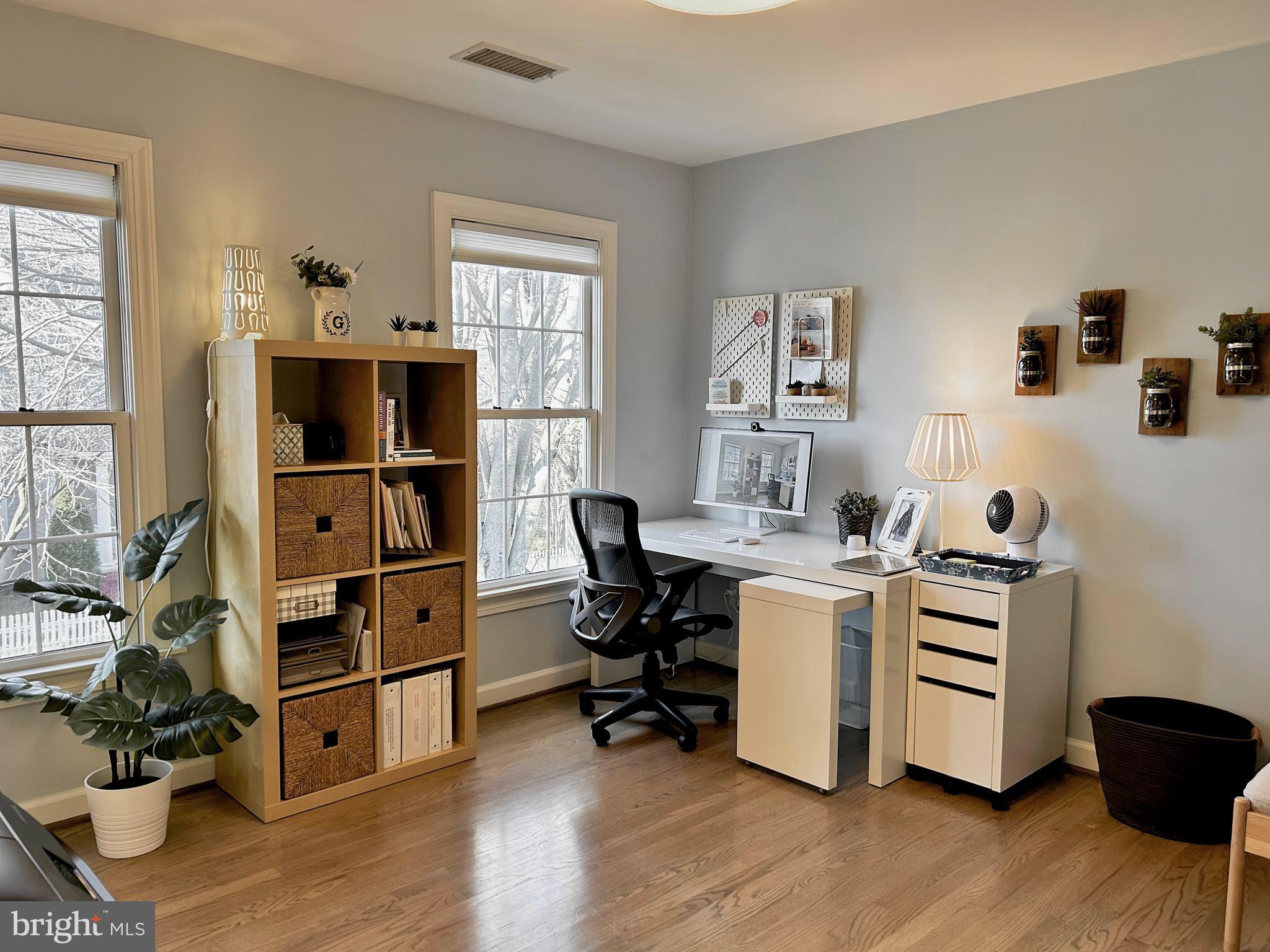 515 Chestertown Street Gaithersburg, MD 20878 - Photo 37 of 50 a view of kitchen with wooden floor and electronic appliances