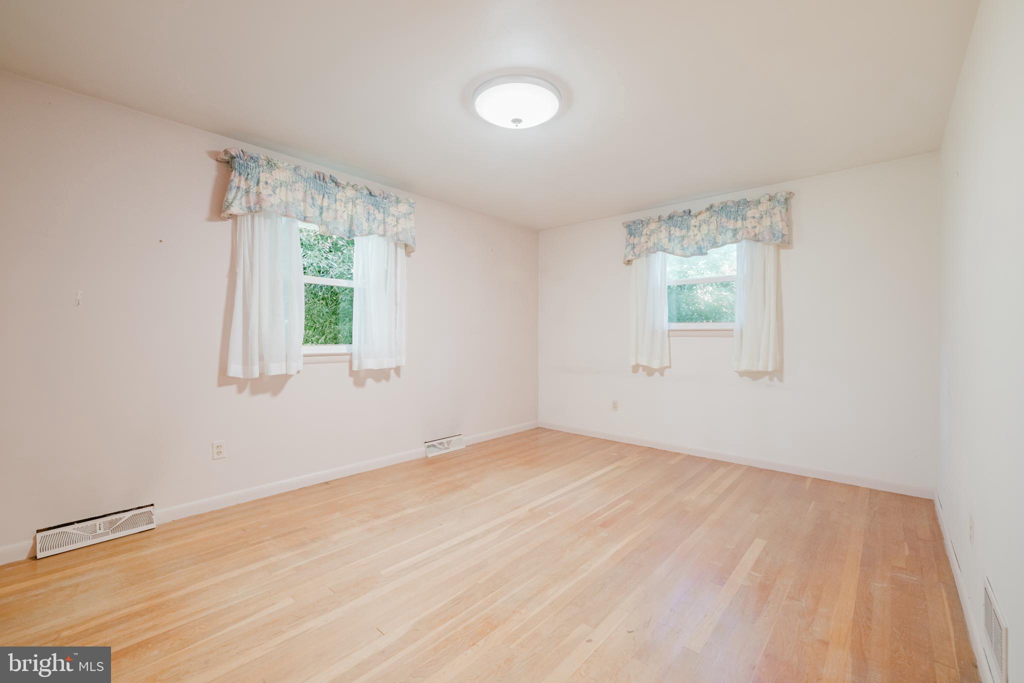 814 West Padonia Road Cockeysville, MD 21030 - Photo 14 of 28 an empty room with windows