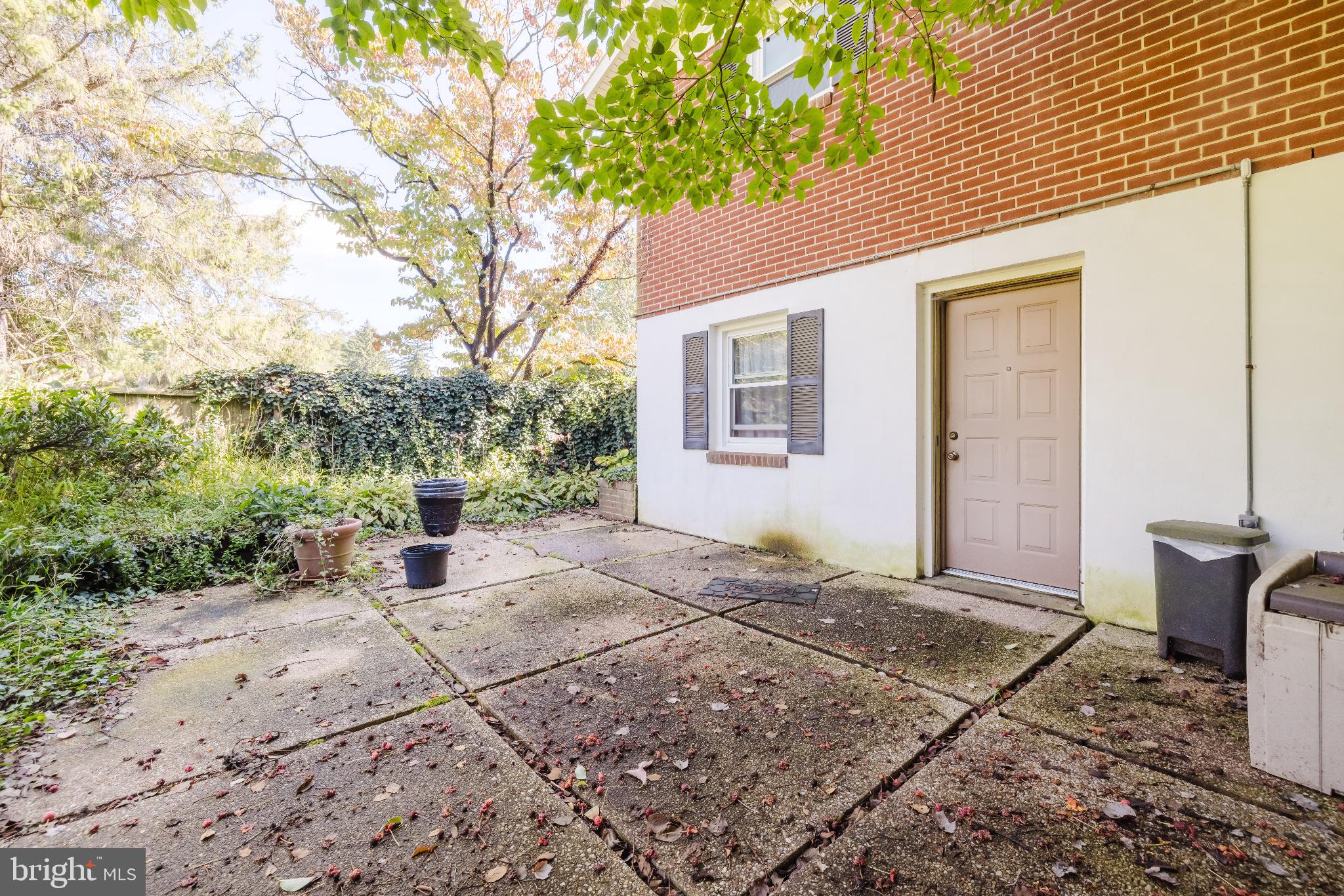 814 West Padonia Road Cockeysville, MD 21030 - Photo 22 of 28 a view of backyard of a house