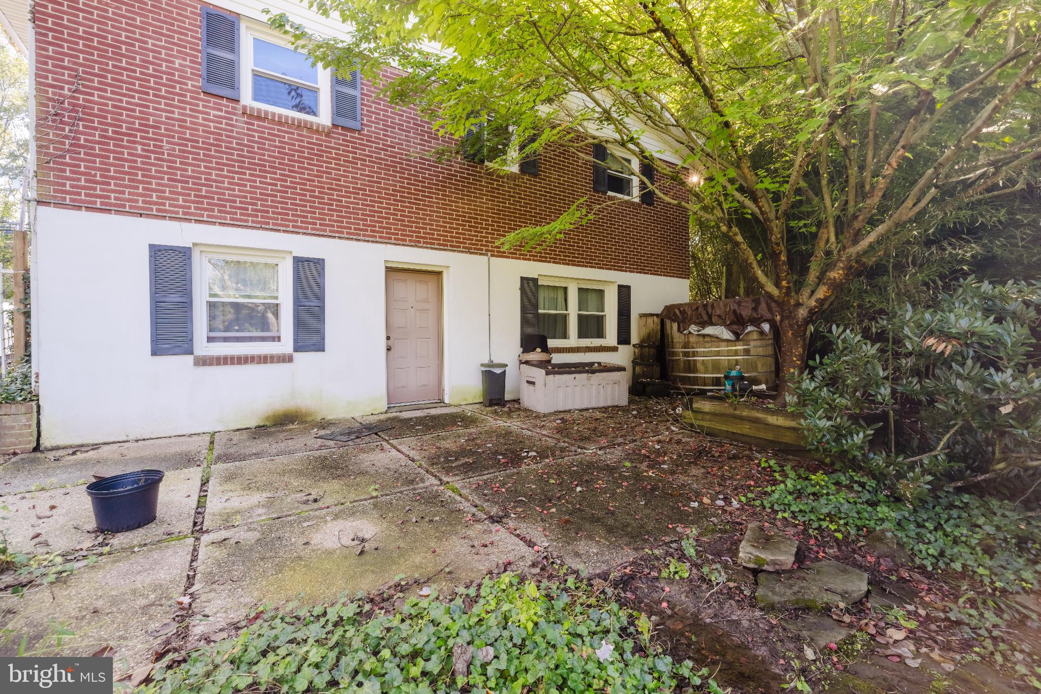 814 West Padonia Road Cockeysville, MD 21030 - Photo 23 of 28 a house view with a backyard space