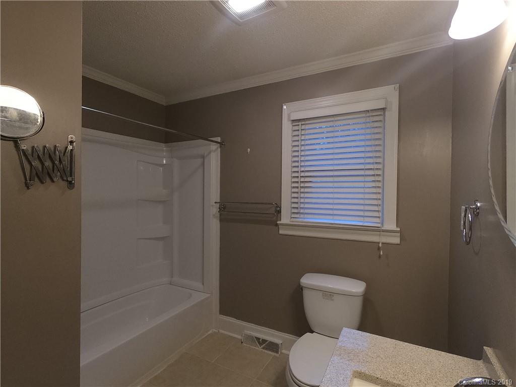 6213 Tuckaseegee Road Charlotte, NC 28208 - Photo 7 of 19