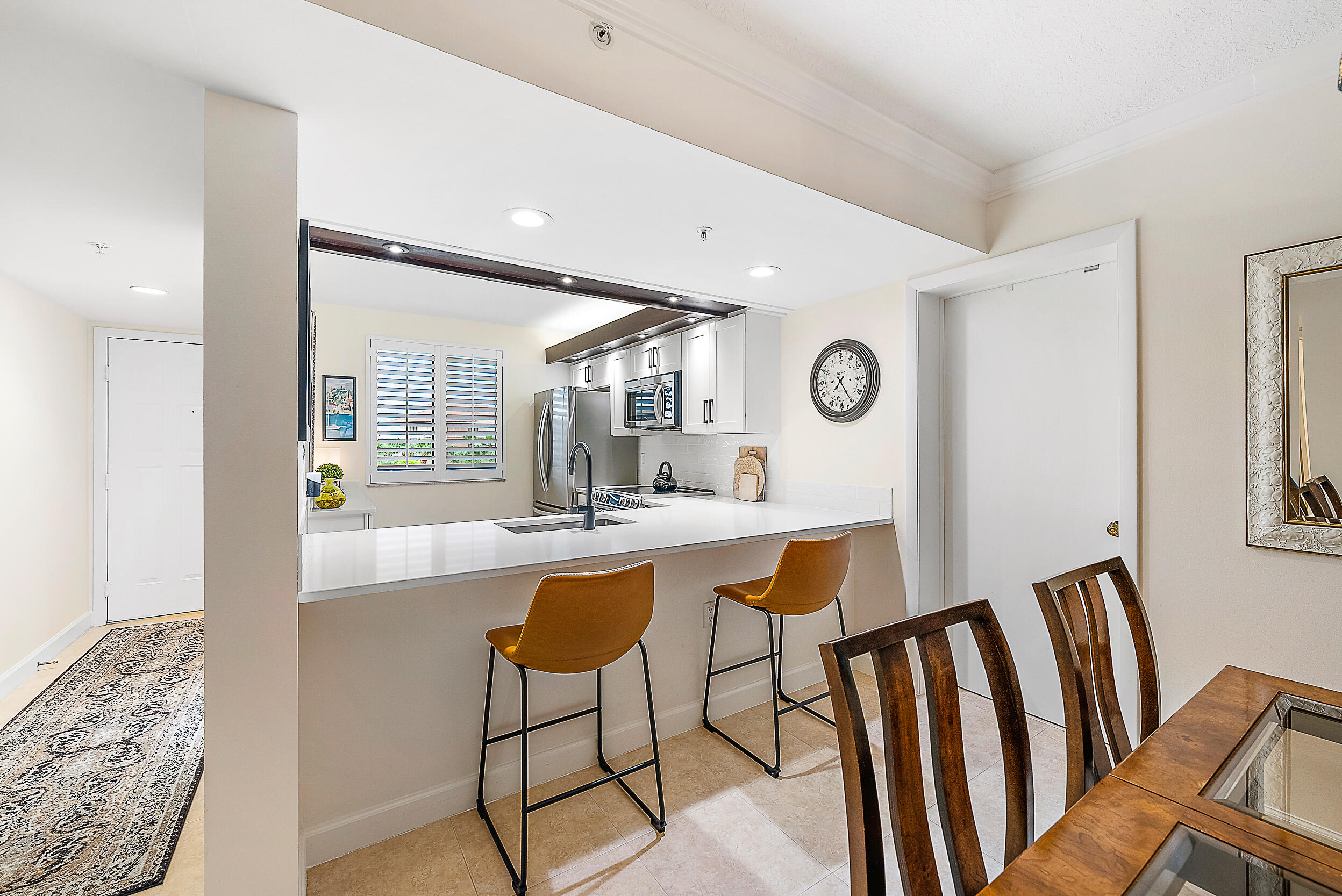 2101 Marina Isle Way, Unit 404 Jupiter, FL 33477 - Photo 4 of 29 Snack Bar