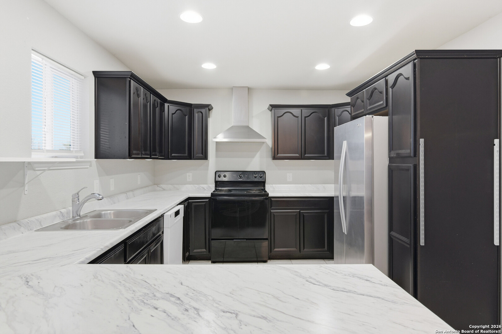 572 Hillside Drive Spring Branch, TX 78070 - Photo 8 of 31