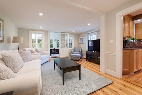 $2,250,000 | 823 Boston Post Road, Weston, MA 02493