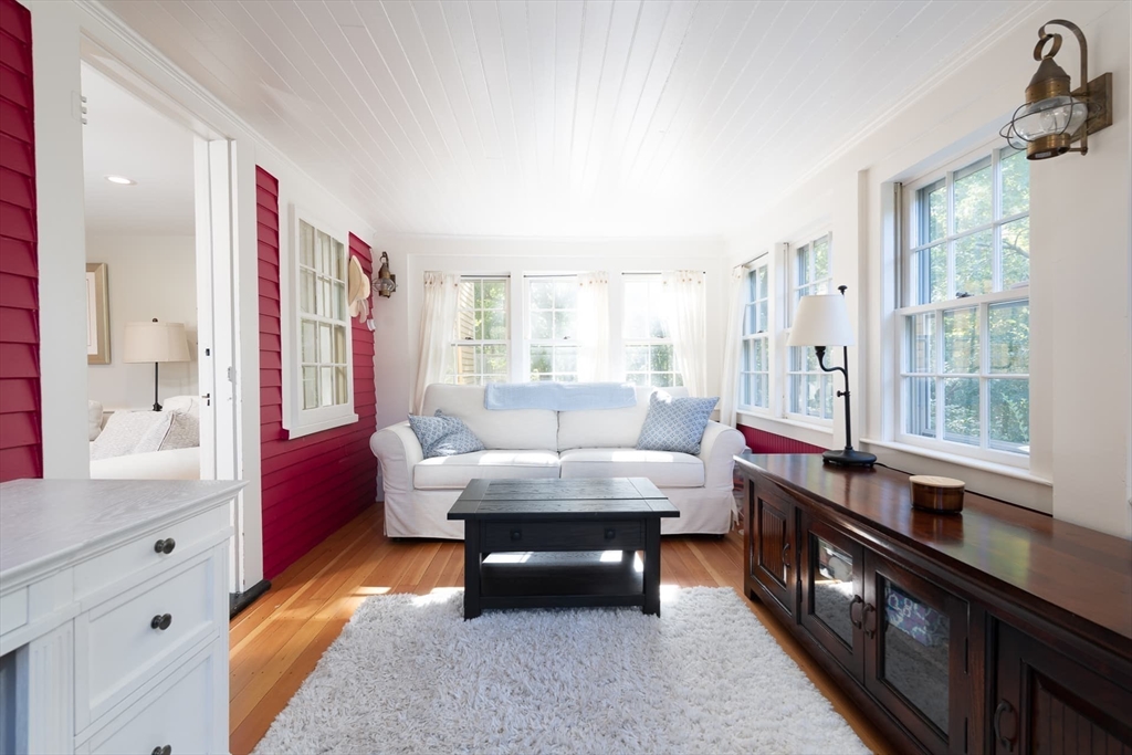 823 Boston Post Road Weston, MA 02493 - Photo 11 of 42