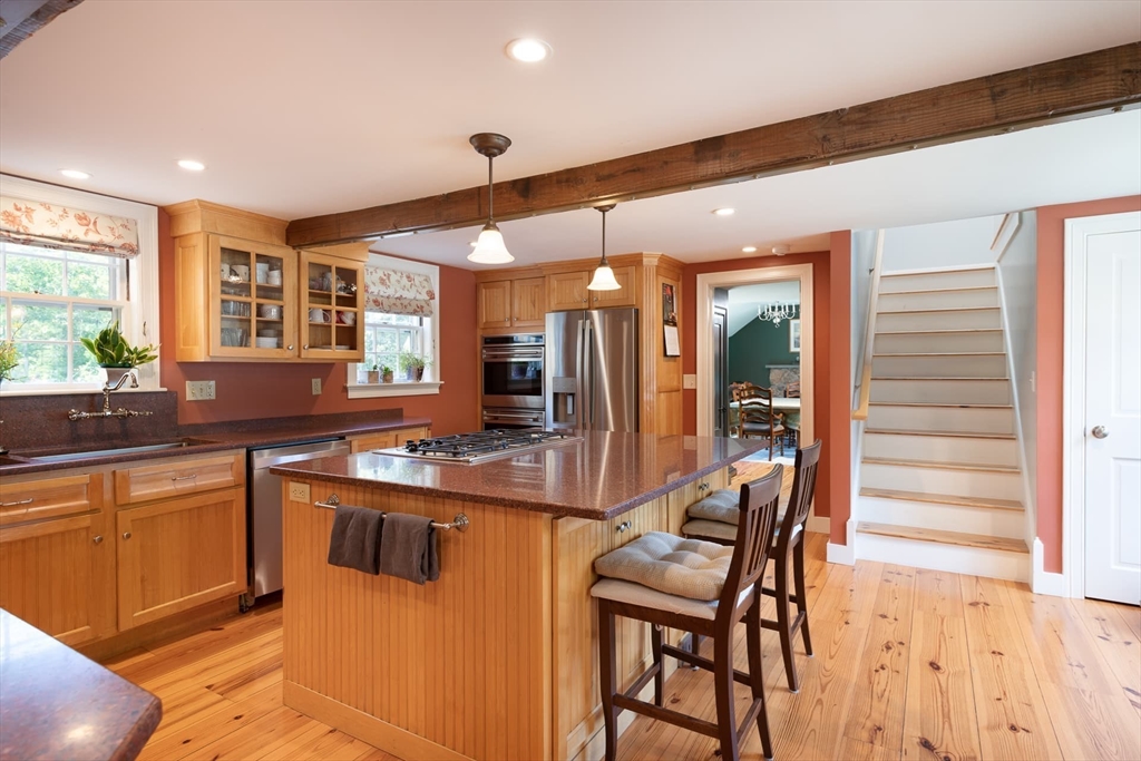 823 Boston Post Road Weston, MA 02493 - Photo 14 of 42