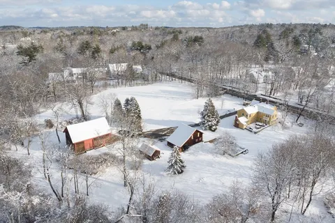 $2,250,000 | 823 Boston Post Road, Weston, MA 02493