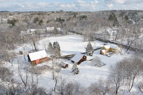 $2,250,000 | 823 Boston Post Road, Weston, MA 02493