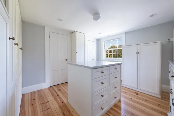 $2,250,000 | 823 Boston Post Road, Weston, MA 02493