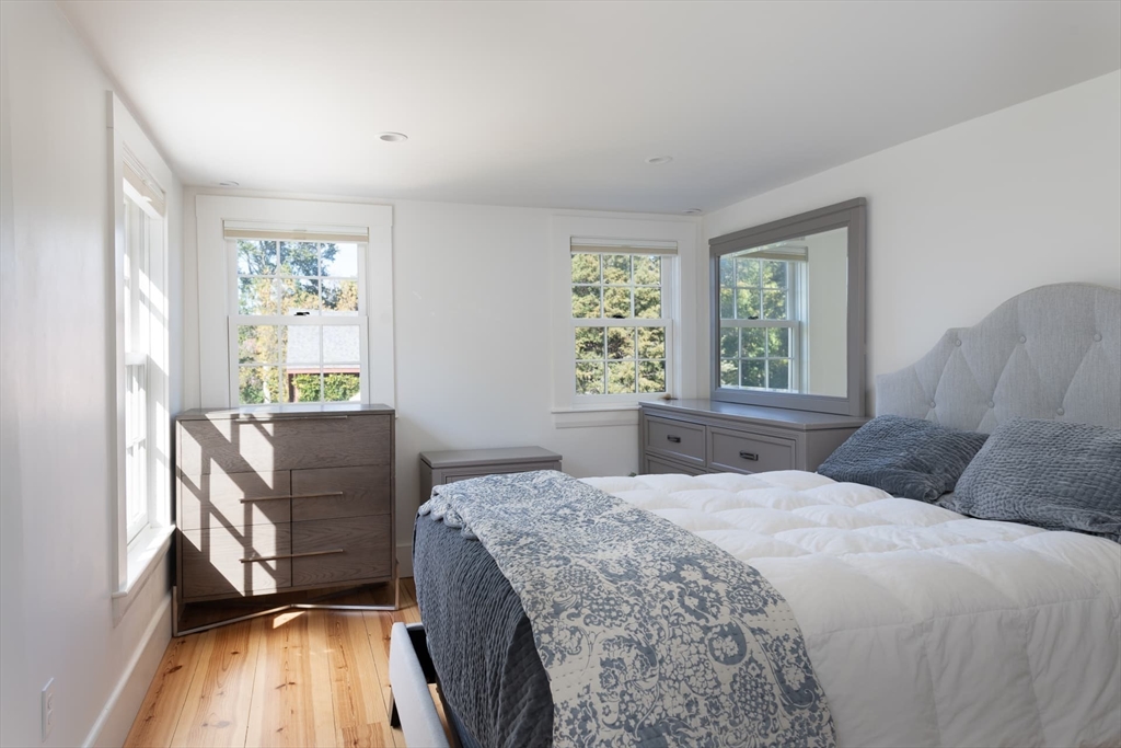 823 Boston Post Road Weston, MA 02493 - Photo 23 of 42