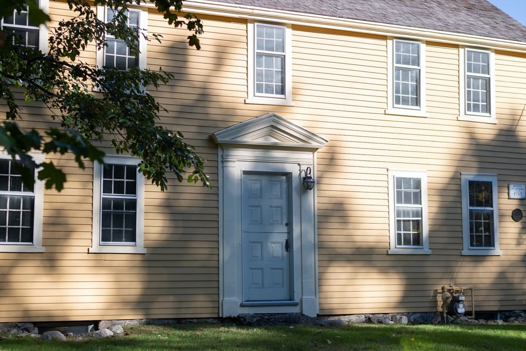 823 Boston Post Road Weston, MA 02493 - Photo 27 of 42