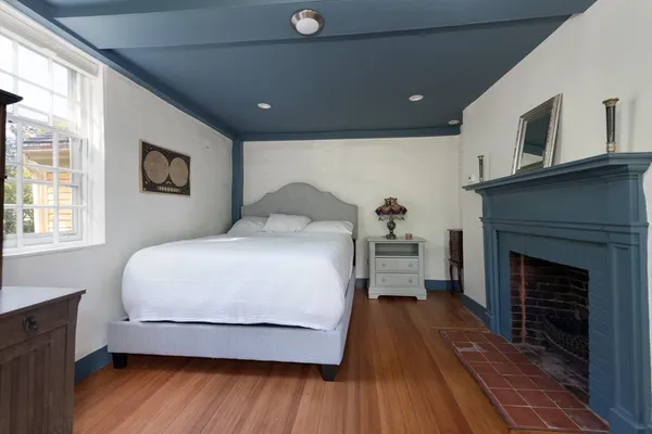 $2,250,000 | 823 Boston Post Road, Weston, MA 02493