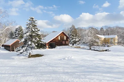 $2,250,000 | 823 Boston Post Road, Weston, MA 02493