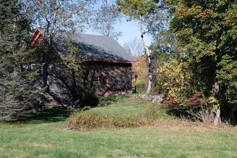 $2,250,000 | 823 Boston Post Road, Weston, MA 02493