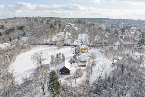 $2,250,000 | 823 Boston Post Road, Weston, MA 02493