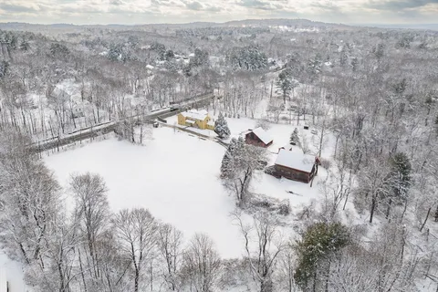 $2,250,000 | 823 Boston Post Road, Weston, MA 02493