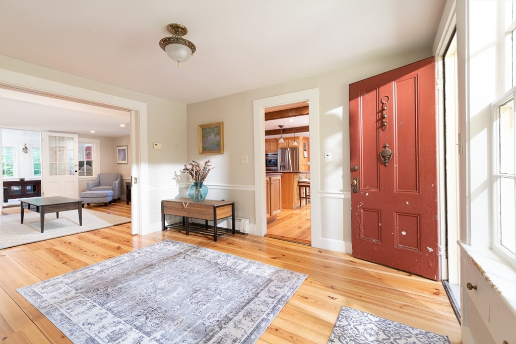 823 Boston Post Road Weston, MA 02493 - Photo 7 of 42