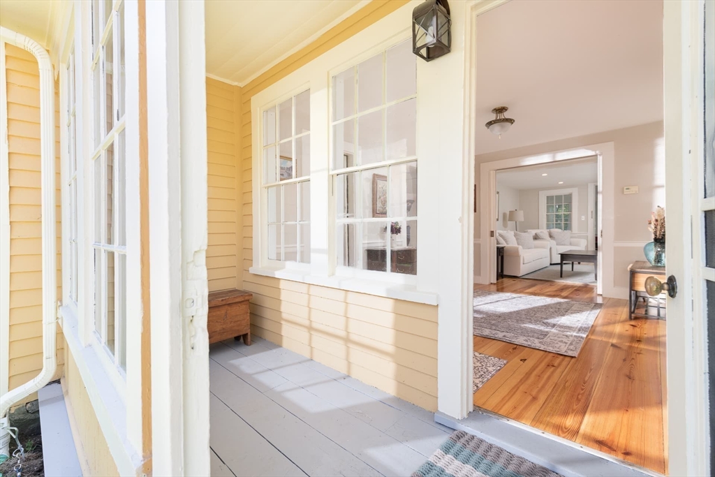 823 Boston Post Road Weston, MA 02493 - Photo 9 of 42