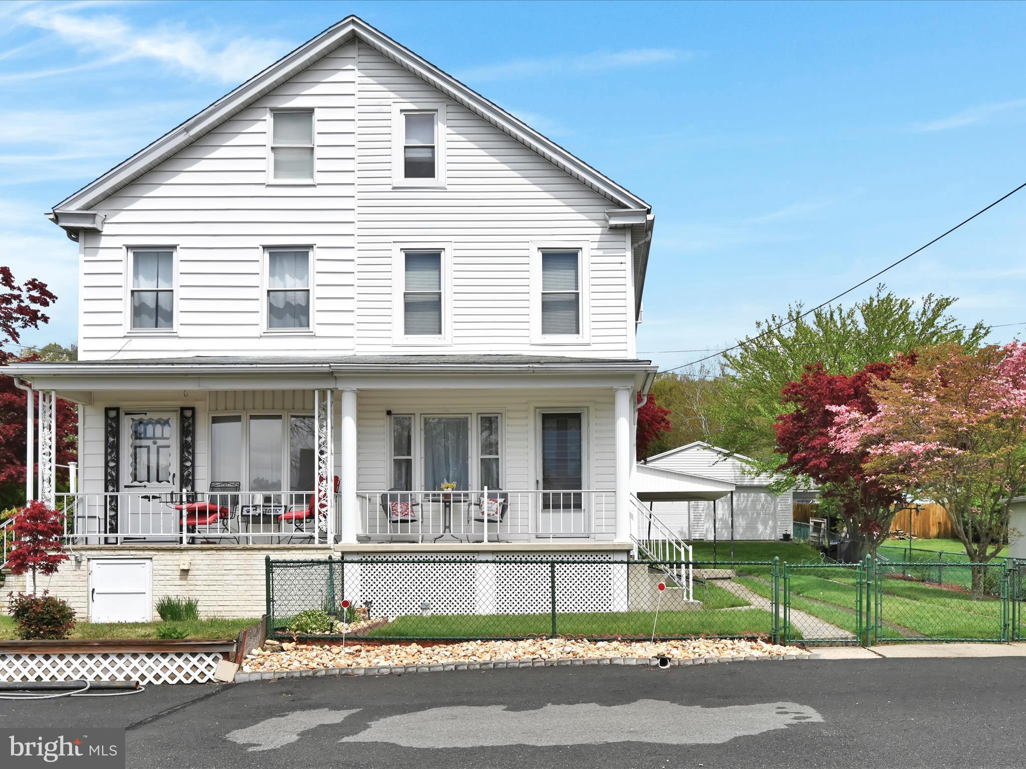 310 New Philadelphia Road New Philadelphia, PA 17959 - Photo 2 of 26 front