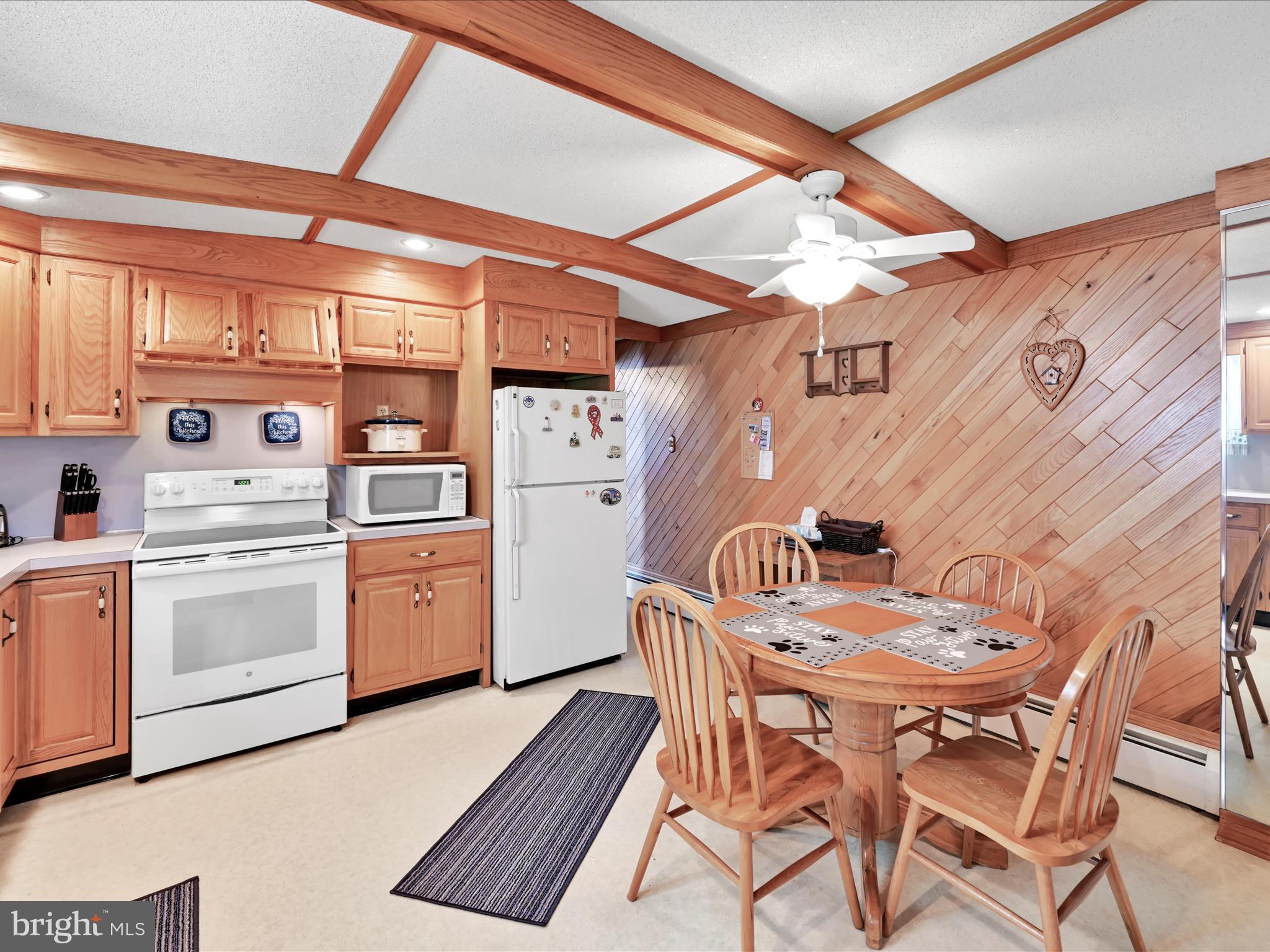 310 New Philadelphia Road New Philadelphia, PA 17959 - Photo 8 of 26 kitchen/dining
