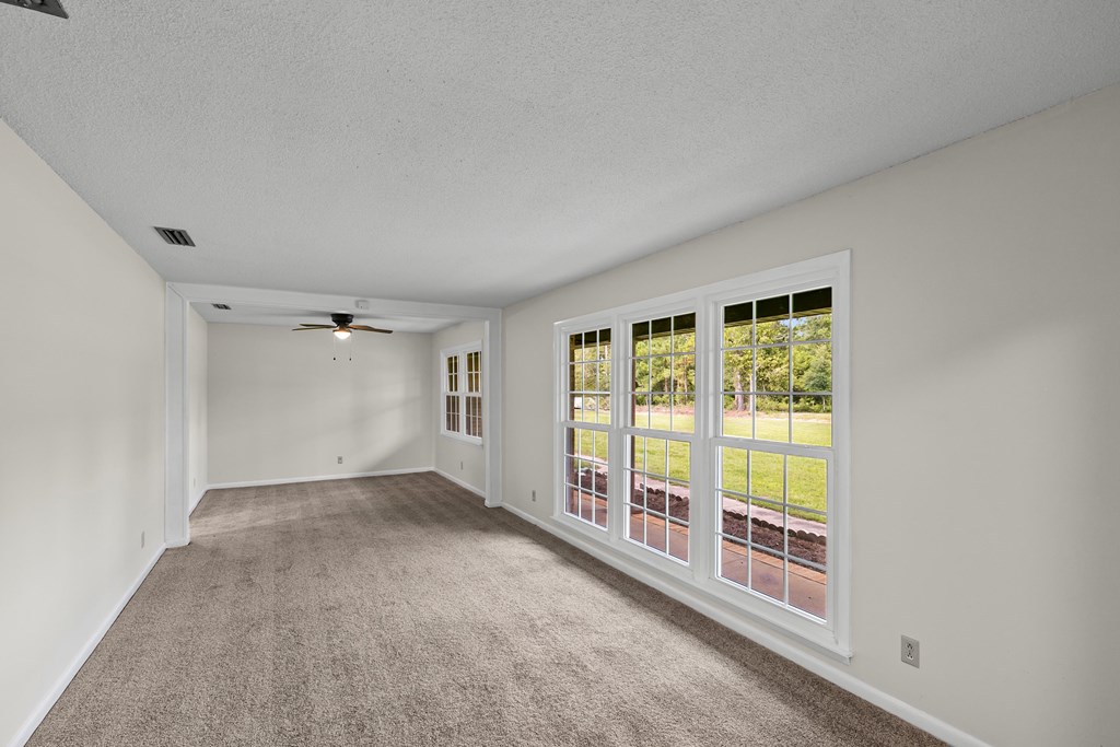 351 Hayborn Road Webb, AL 36376 - Photo 5 of 57