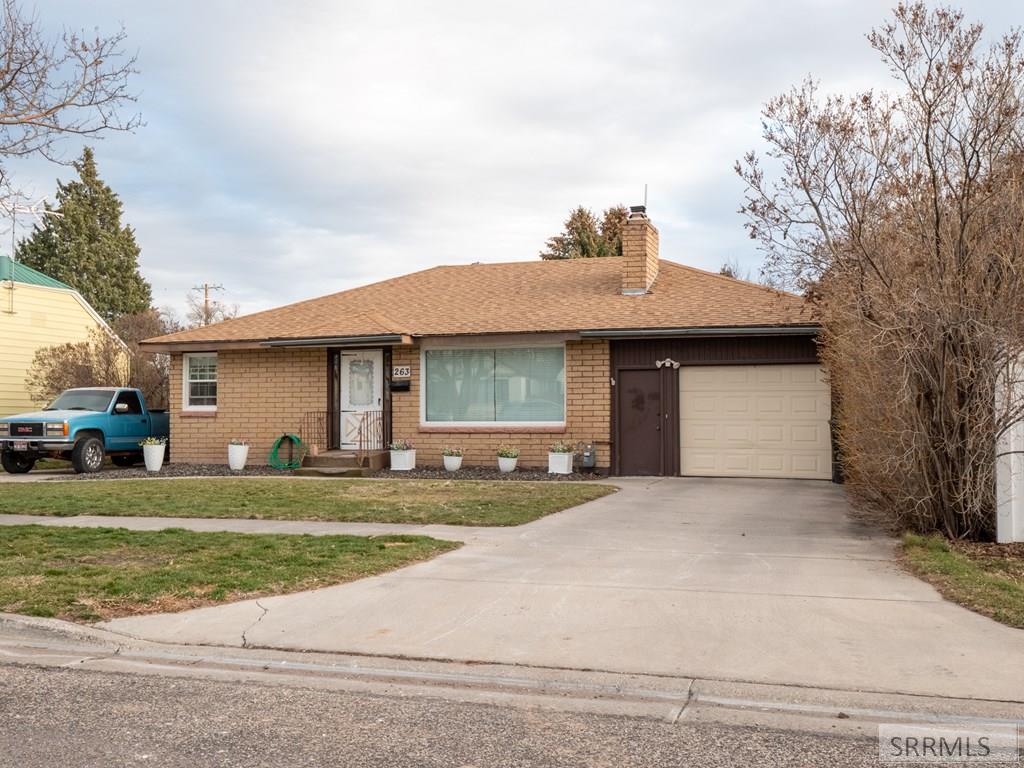 263 West 2nd North Rigby, ID 83442 - Photo 3 of 41