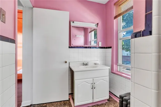 a view of an outdoor space