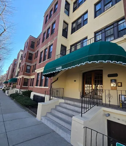$2,500 | 1408 Commonwealth Avenue, Unit 20, Boston, MA 02135