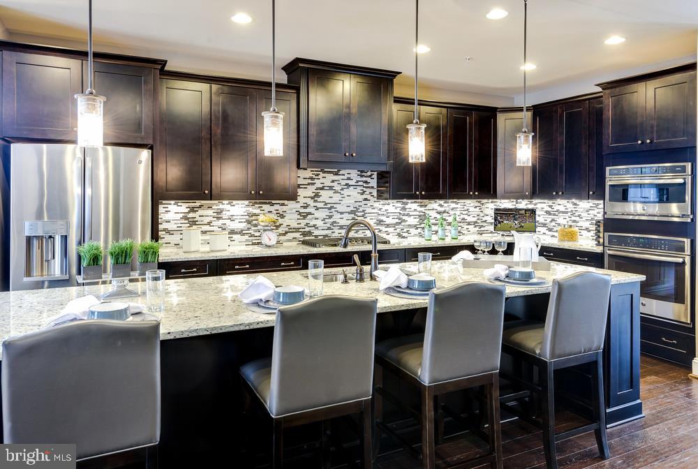 831 Stonecliffe Road Malvern, PA 19355 - Photo 2 of 9