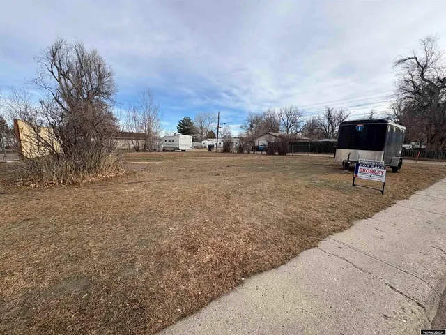 $53,000 | 525 Swanton Avenue, Casper, WY 82609