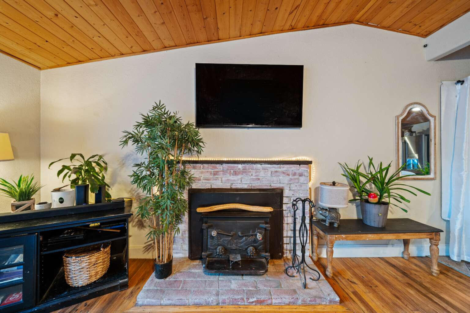 4562 East Bonnyview Road Redding, CA 96001 - Photo 12 of 29 Taylor.12