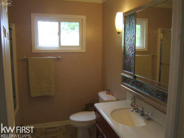 9370 Reid Road Swartz Creek, MI 48473 - Photo 14 of 25 21134303-13.JPG