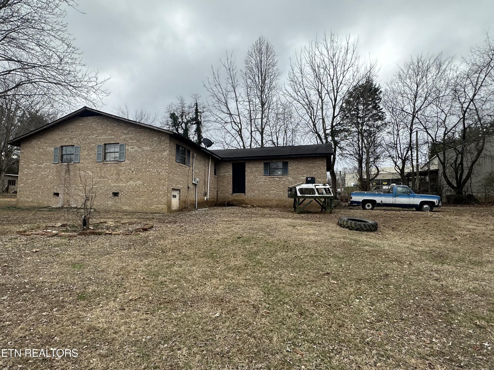 236 County Farm Road Madisonville, TN 37354 - Photo 8 of 26