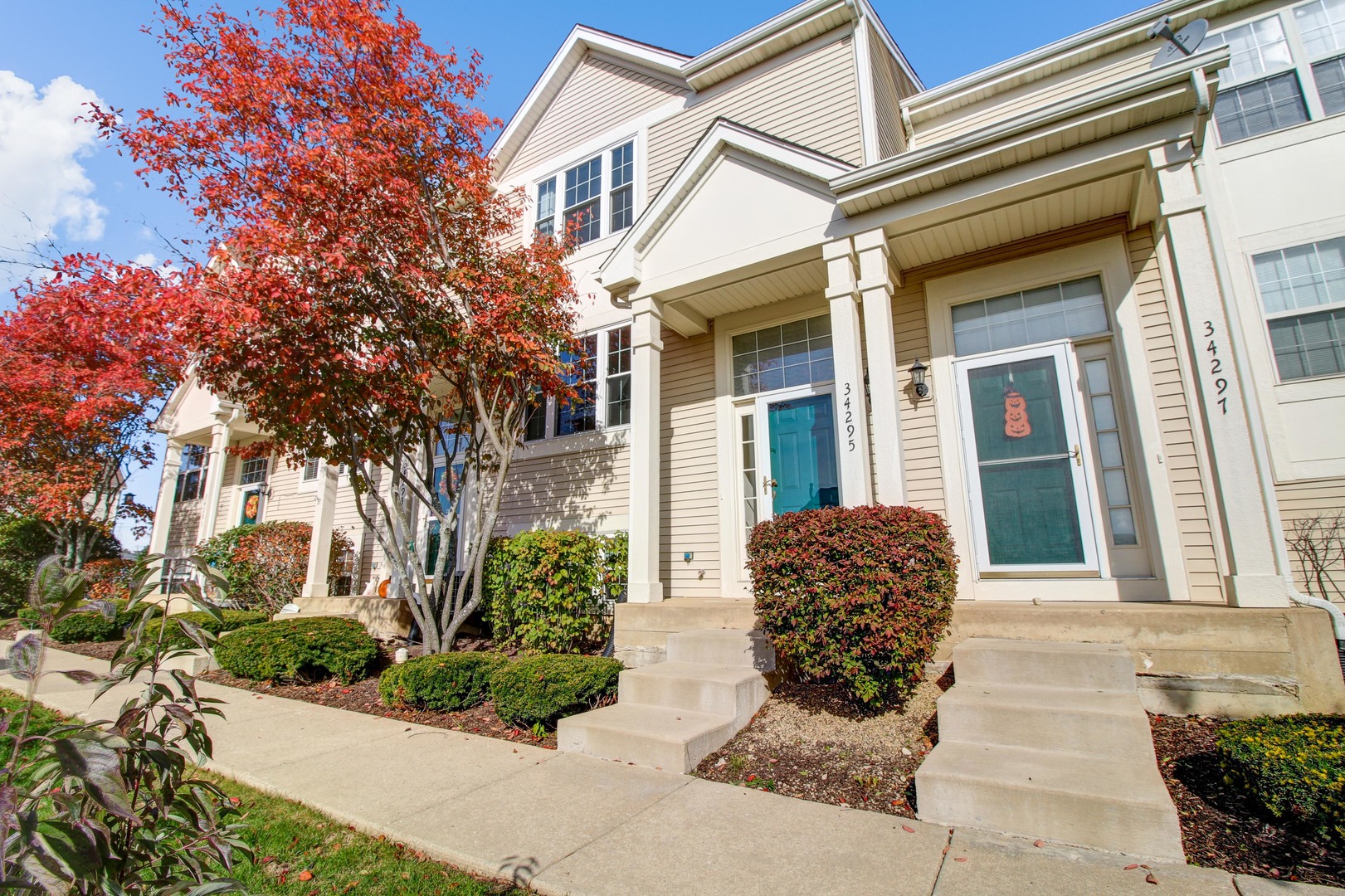 34295 North Barberry Road Round Lake, IL 60073 - Photo 2 of 23 a view of a house with a garden