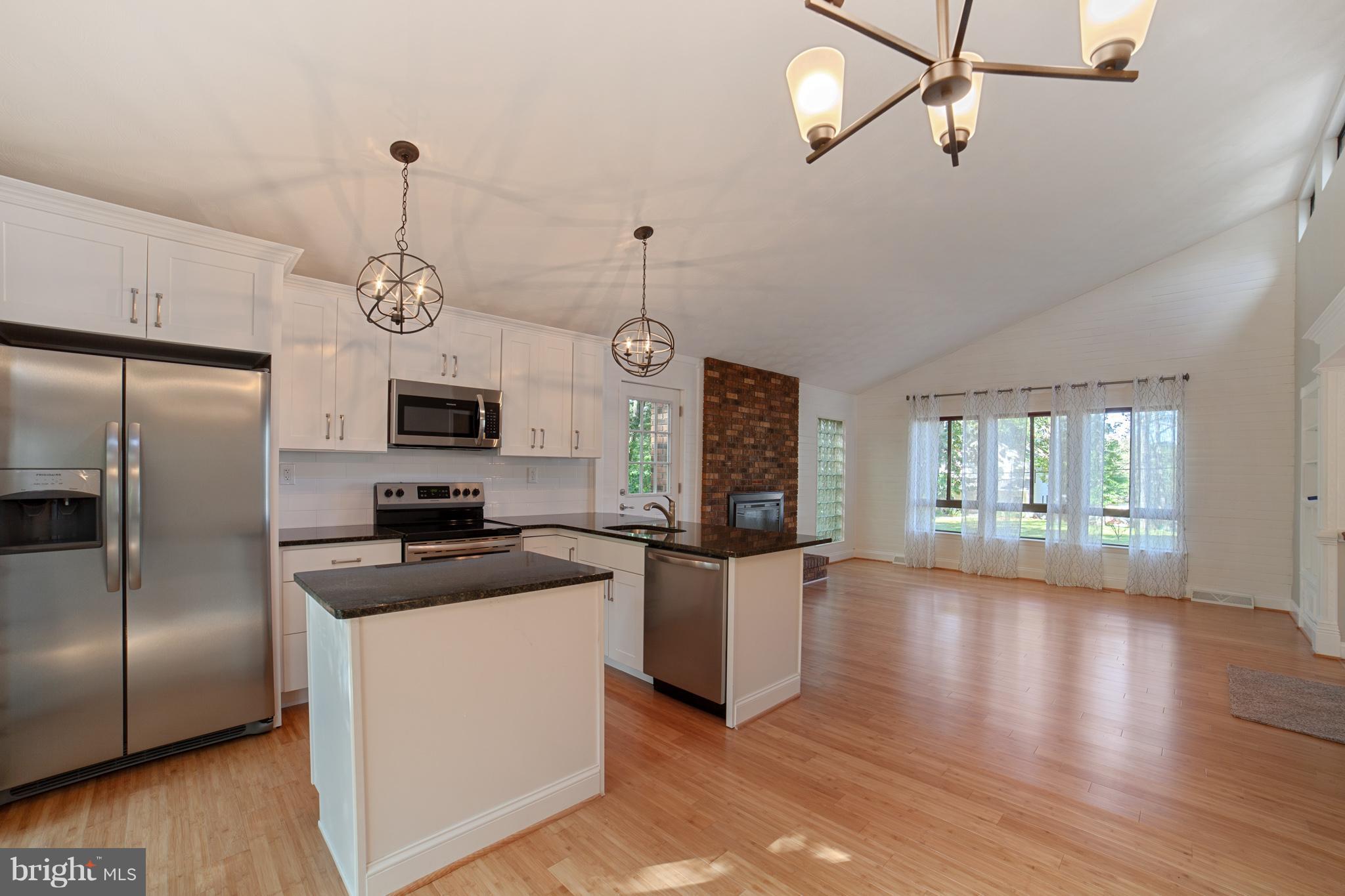 239 Beachwood Road Pasadena, MD 21122 - Photo 5 of 30 Gallery Image 5
