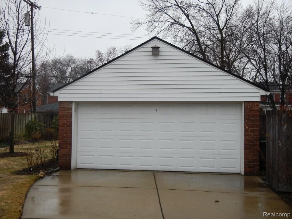 1383 Whittier Road Grosse Pointe, MI 48230 - Photo 18 of 18 DSCN0075.jpg