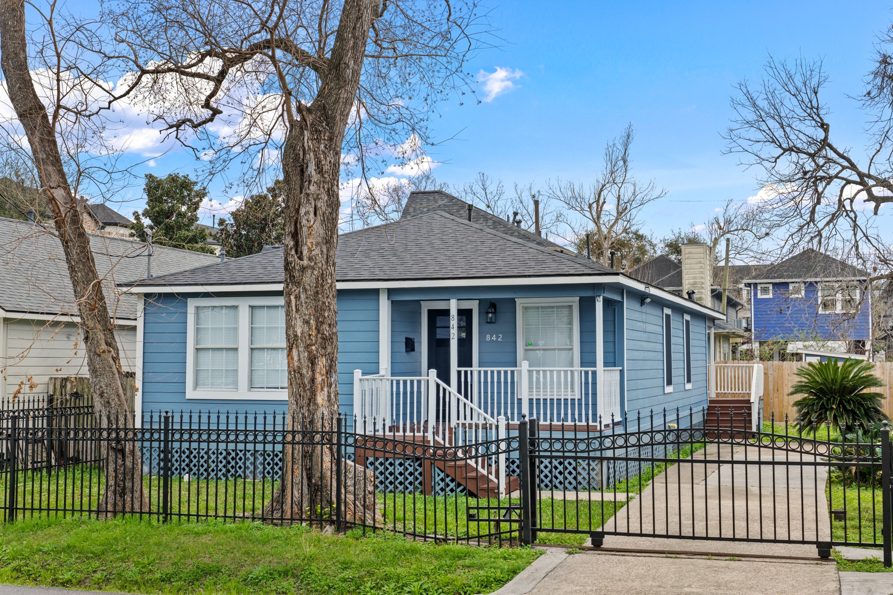 842 East 29th Street Houston, TX 77009 - Photo 1 of 24