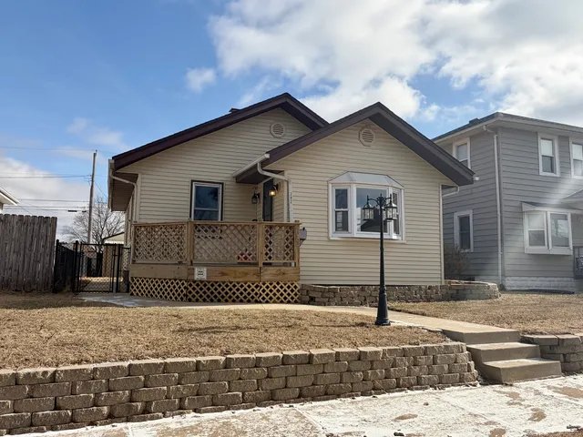 $109,900 | 742 26th Street, East Moline, IL 61244