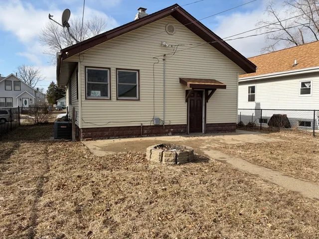 $109,900 | 742 26th Street, East Moline, IL 61244