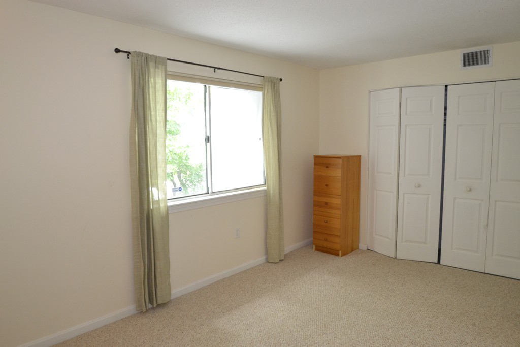 9 Beal's Cove Road, Unit E Hingham, MA 02043 - Photo 13 of 16 Gallery Image 13