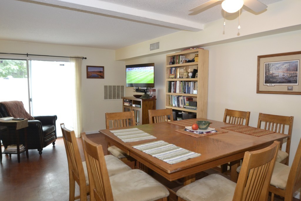 9 Beal's Cove Road, Unit E Hingham, MA 02043 - Photo 4 of 16 Gallery Image 4