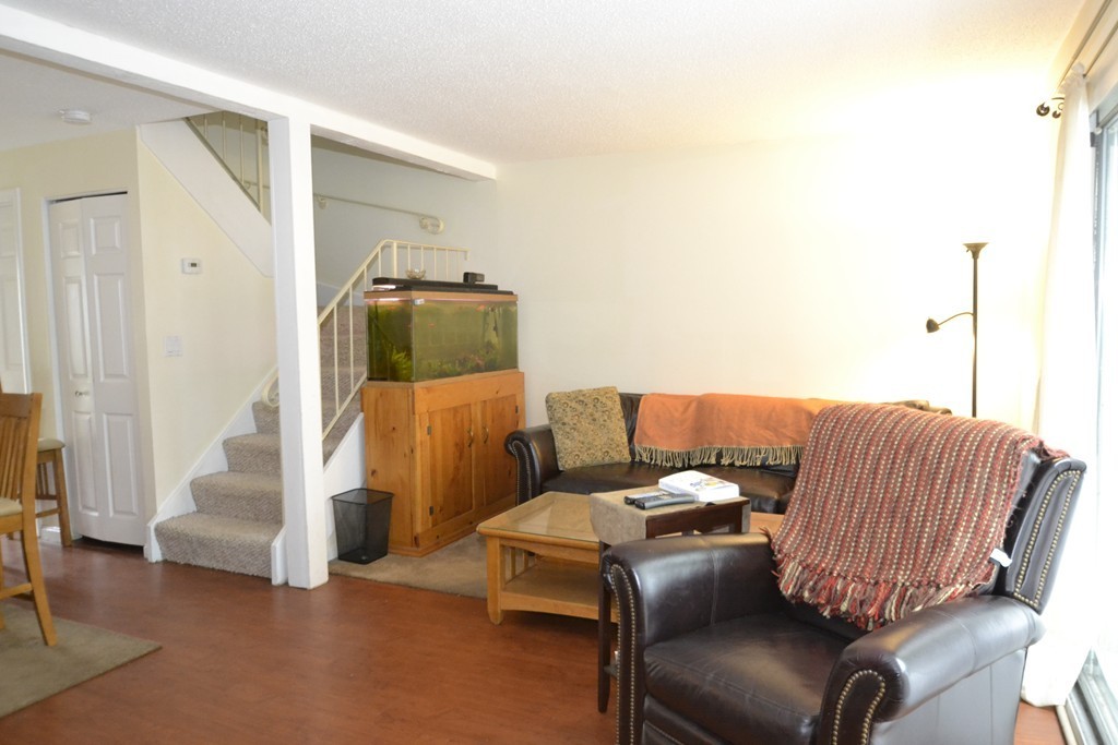 9 Beal's Cove Road, Unit E Hingham, MA 02043 - Photo 6 of 16 Gallery Image 6