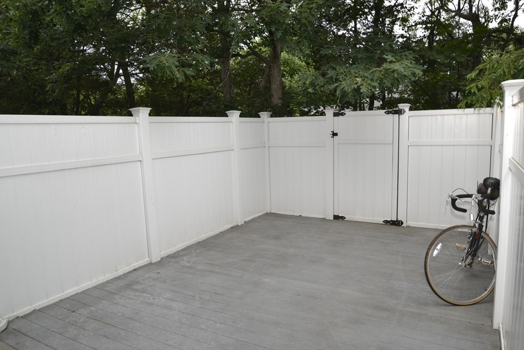 9 Beal's Cove Road, Unit E Hingham, MA 02043 - Photo 8 of 16 Gallery Image 8
