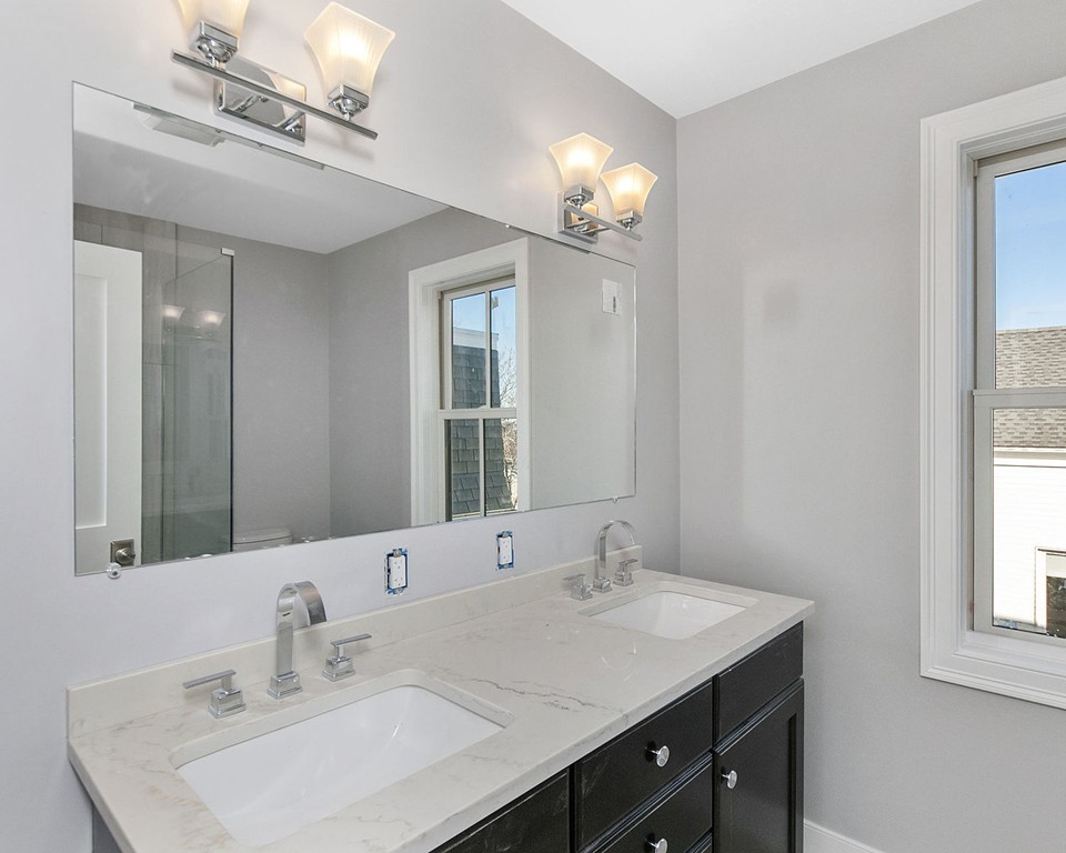 128 Thornton Street, Unit 2 Boston, MA 02119 - Photo 4 of 15 Gallery Image 4