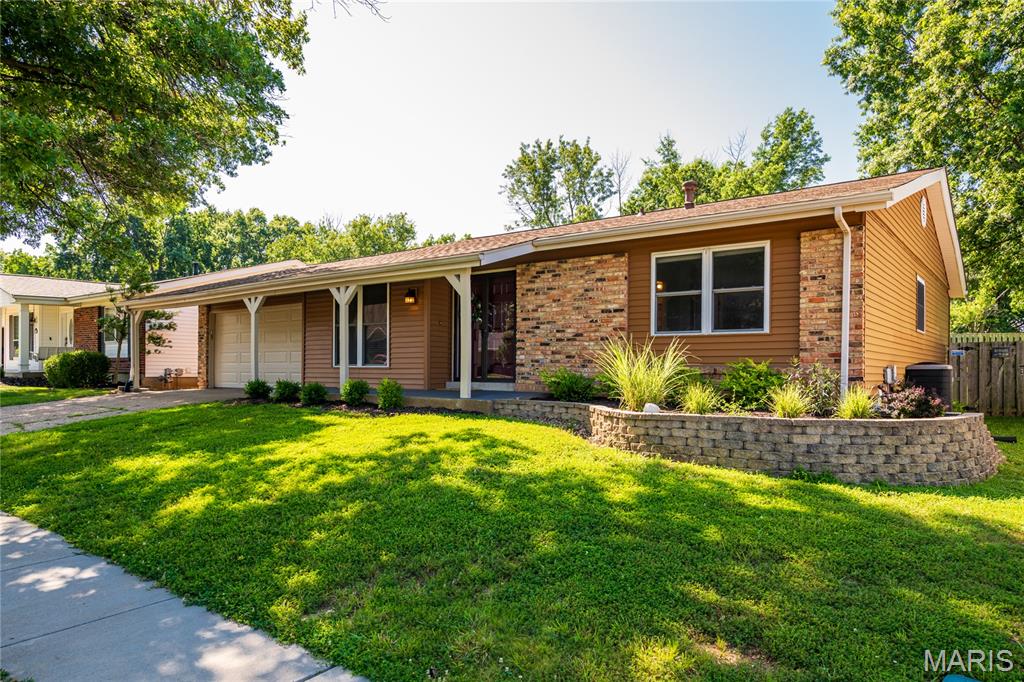 830 Westrun Drive Ballwin, MO 63021 - Photo 2 of 39