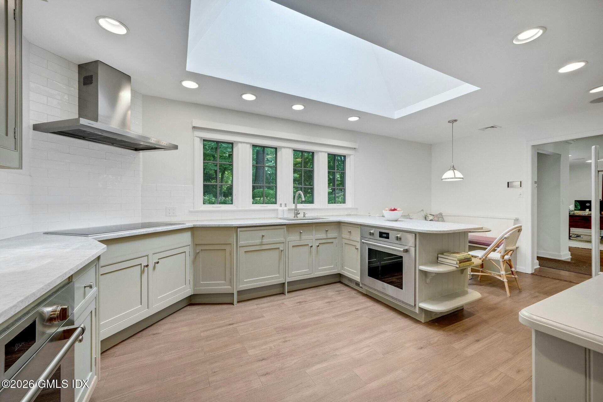 23 Mill Stream Road Stamford, CT 06903 - Photo 8 of 24 020-496278-MC8_9967_14816672
