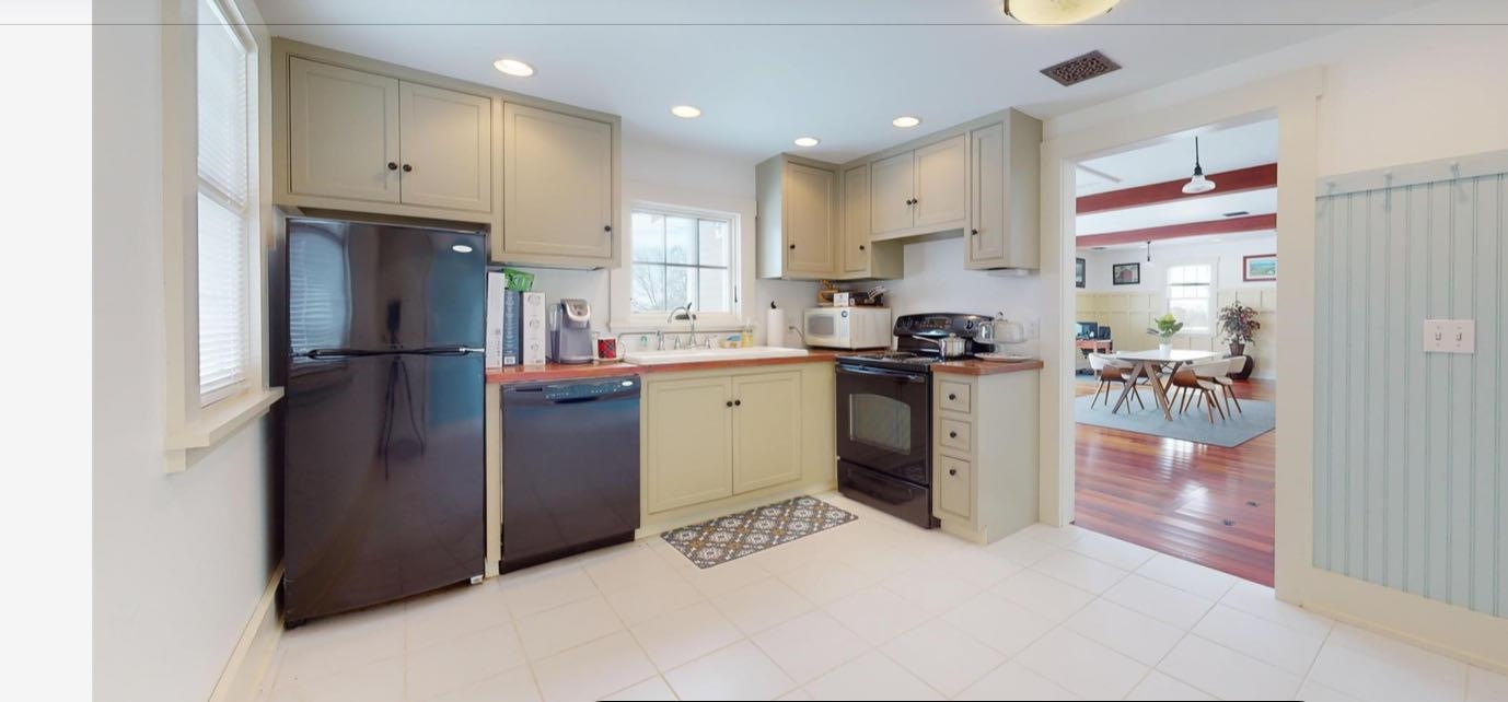 1091 Highway 2 North Hero, VT 05474 - Photo 11 of 38